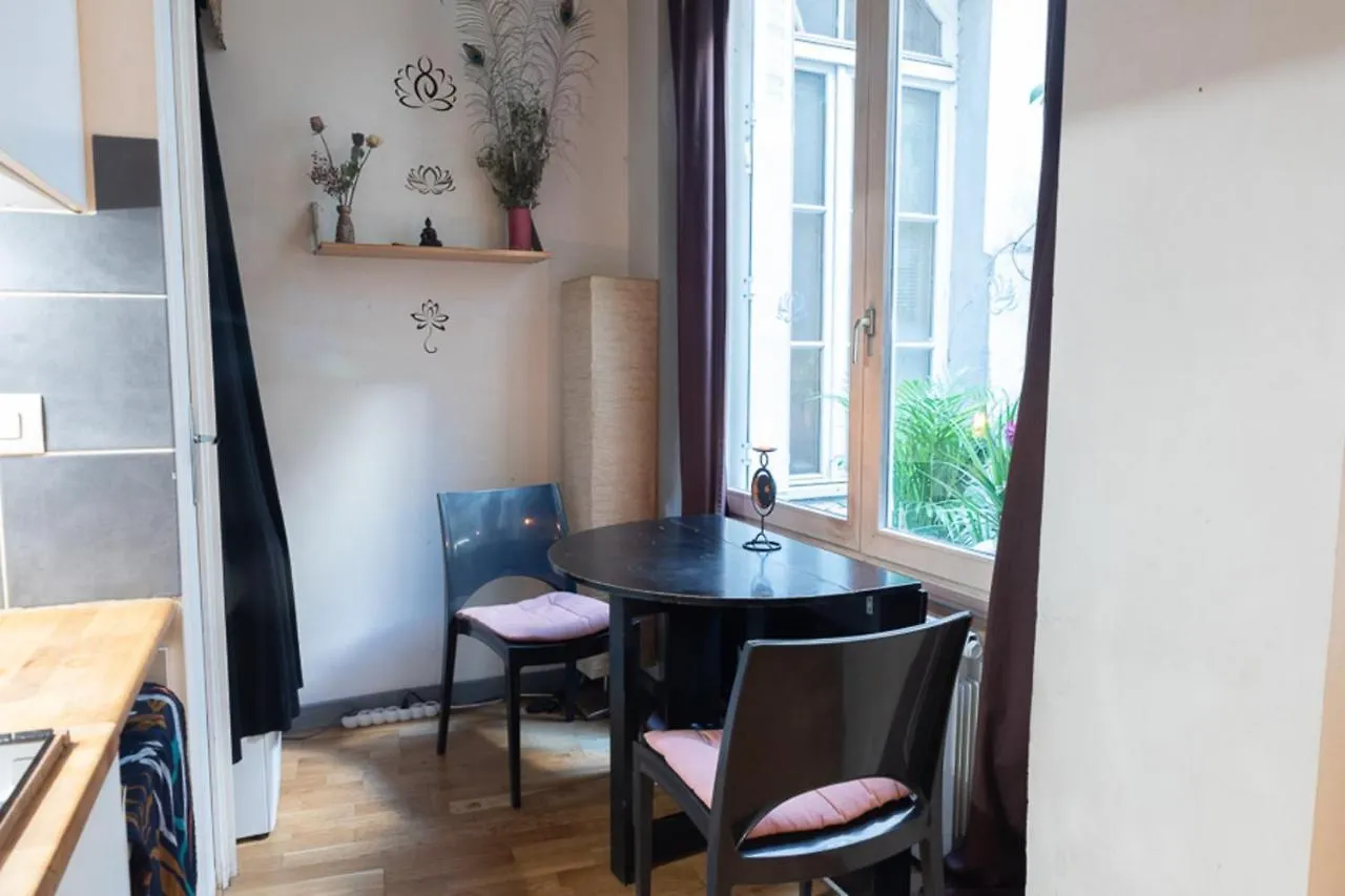 Apartman Bright Studio Of 25 M In The Heart Of 4th